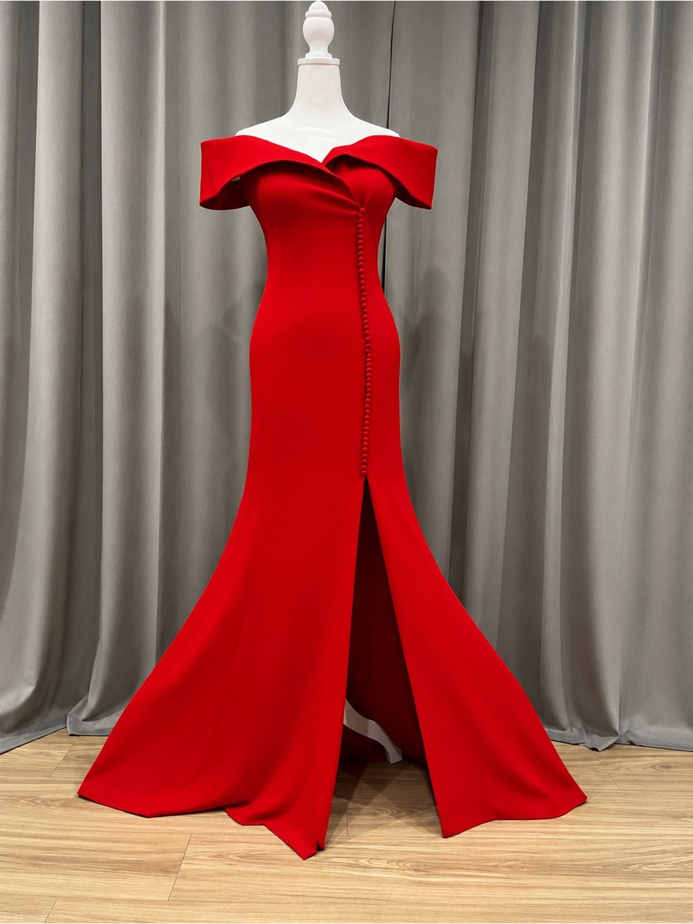 Lian Fashion Red Off Shoulder Mermaid Gown Size 3